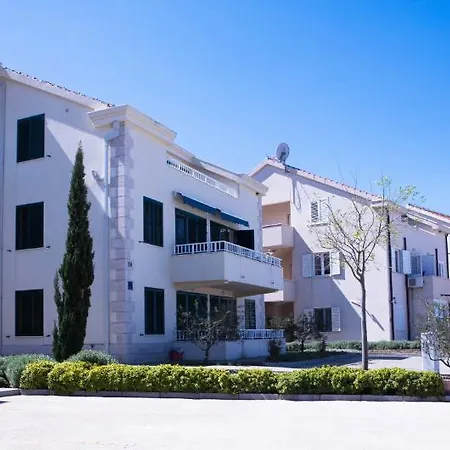 Euphoria Apartment *